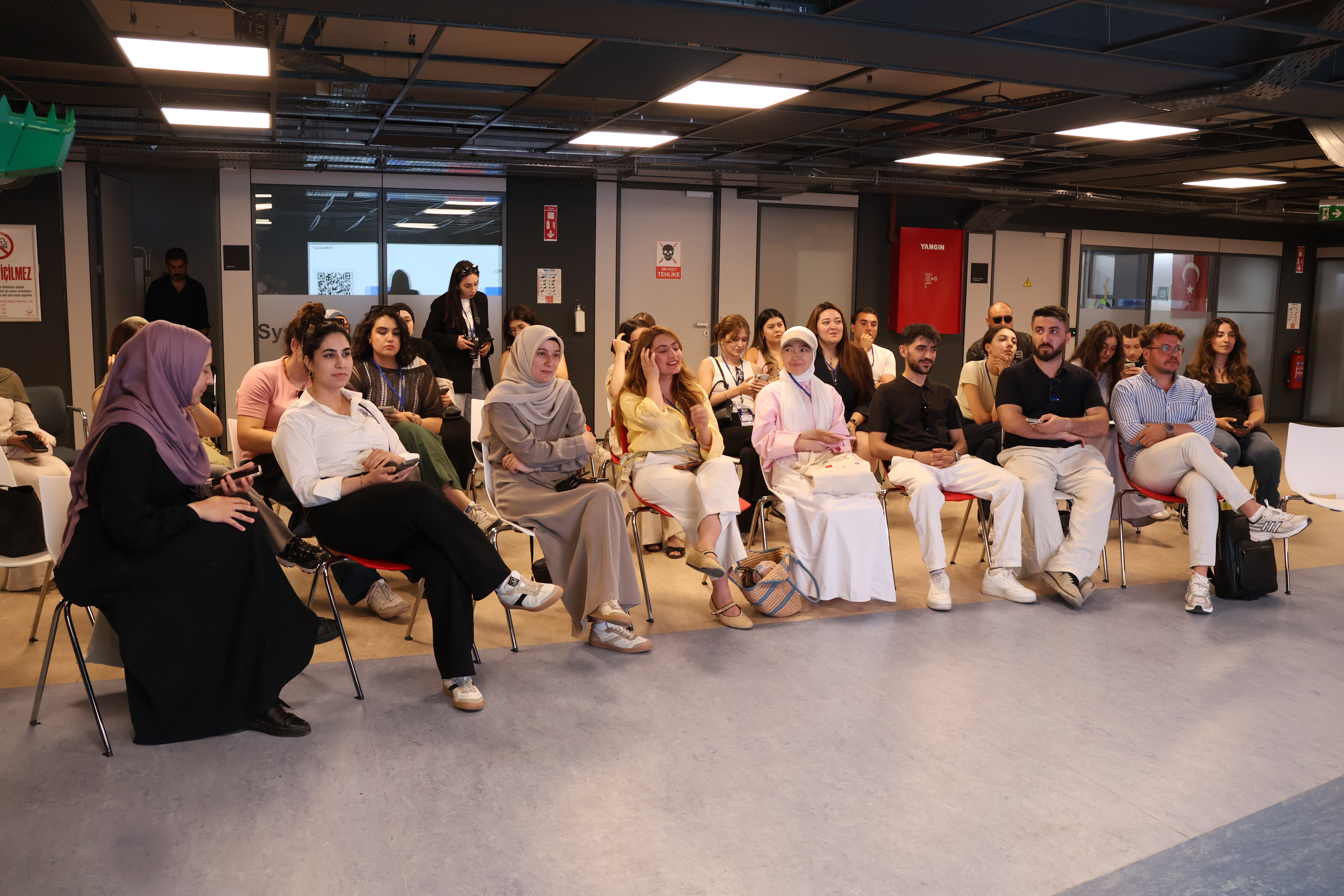 Öğrencilerimiz Erasmus+ Genç Kadınlar Teknoloji ve Liderlik Projesinde Yer Aldı
